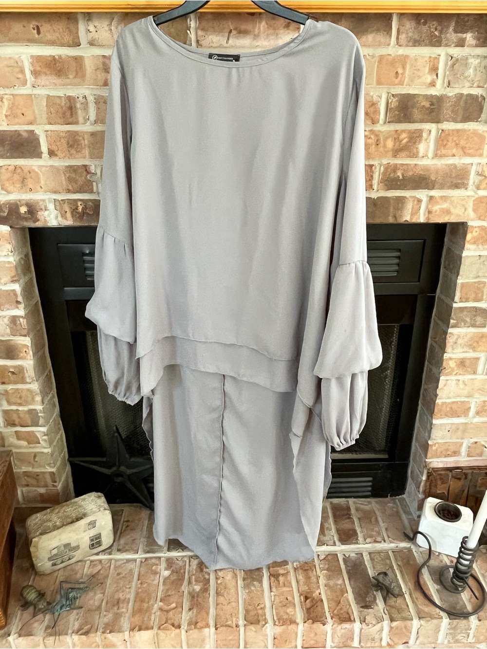 Light Gray Layered Blouse with Balloon Sleeves
